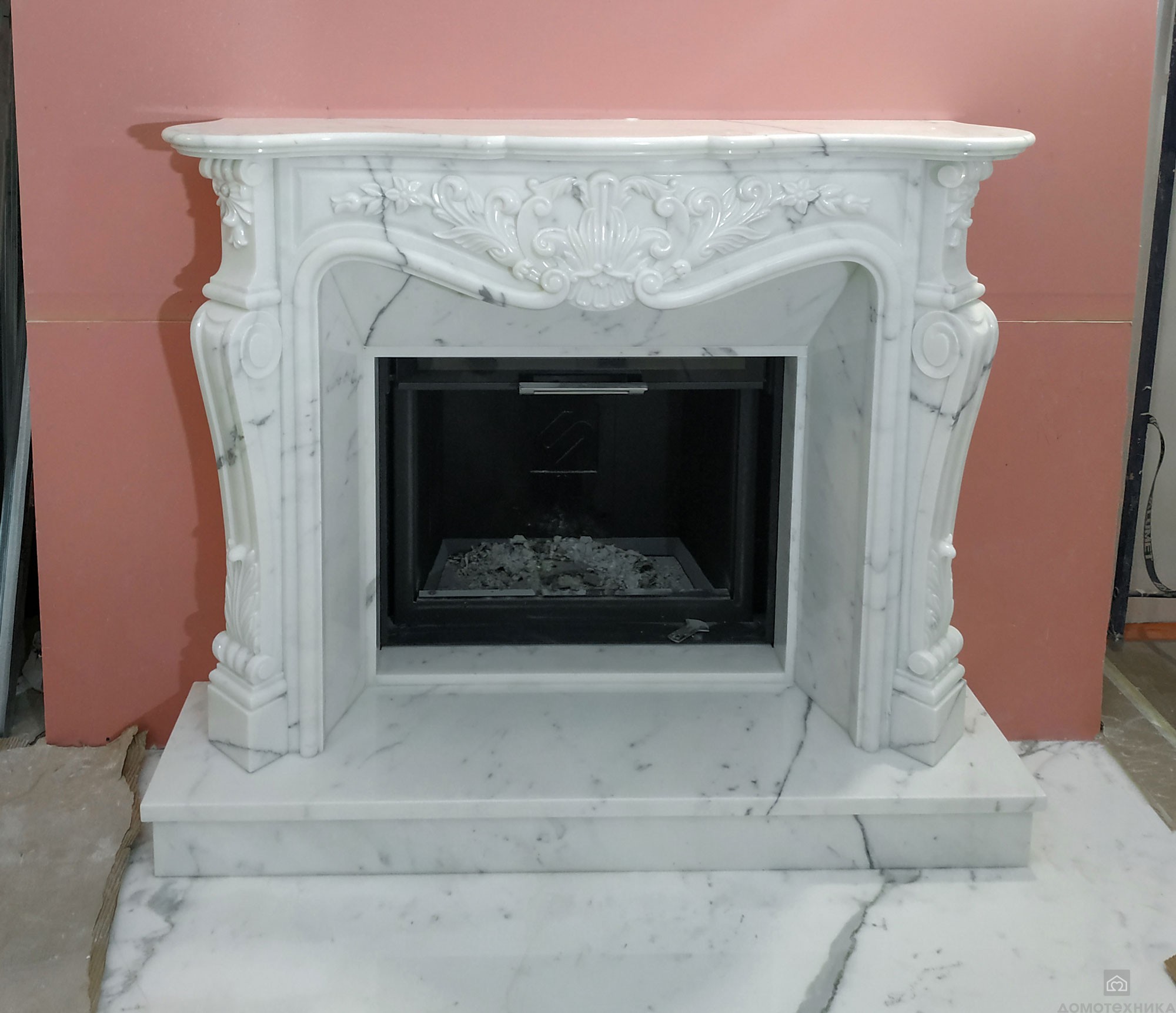 Портал DONATELLO, Blanco Statuario (Crumar) + топка F 750B (Stav)